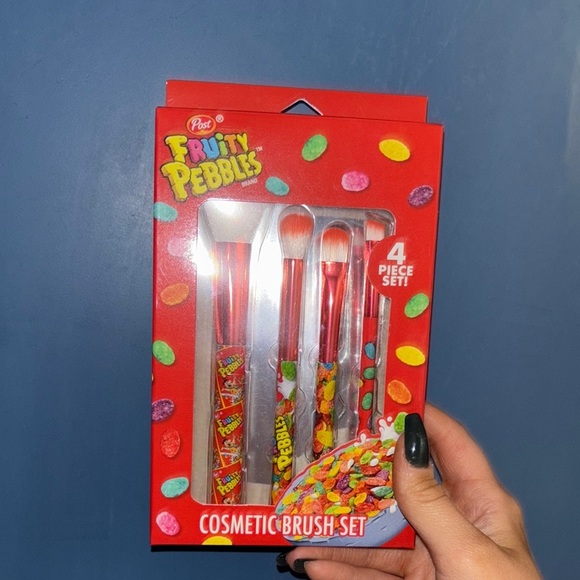 Red flinestones Cosmetic Brush Set - 4 Piece - Picture 1 of 6